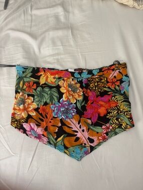 O'Neill Black Tropical Floral tube top with Multicolor Print